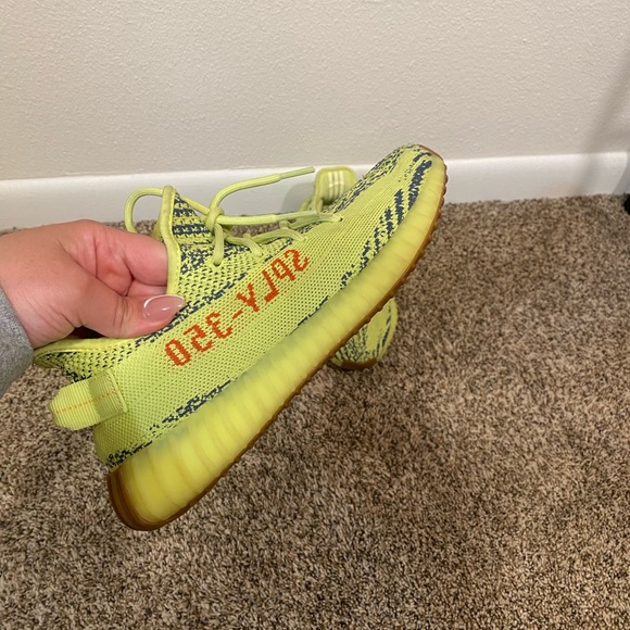 Yeezy Boost 350 - Picture 2 of 5